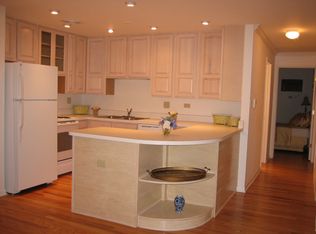 2524 Crystal Ct APT 211, Woodridge, IL 60517