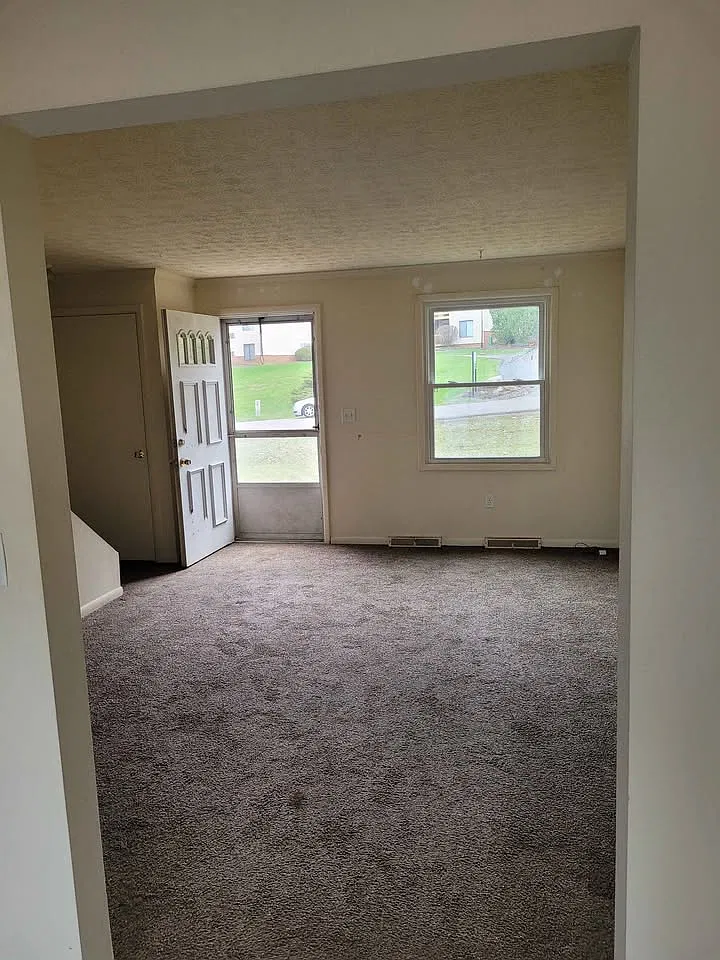 2 bed, 1.5 bath, 1500 sqft, $1,295 — Photo 3