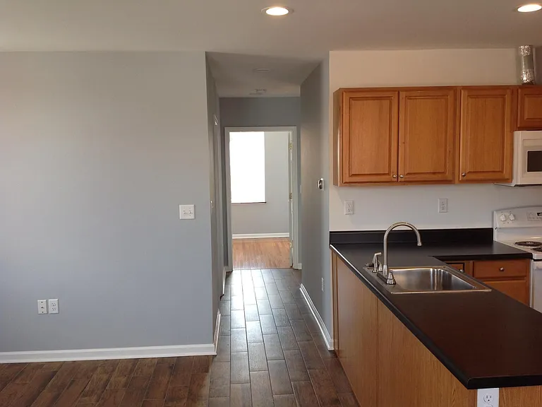 6 N 18th St #301 — Photo 7