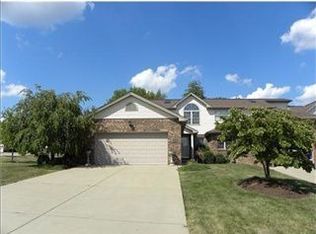 101 E Country Barn Rd, Houston, PA 15342