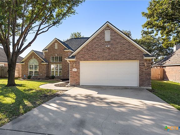 3rd image of 2623 Meadow Wood Dr
