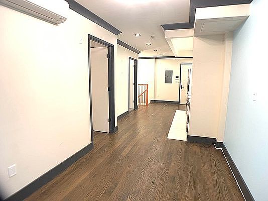5th image of 1070 Bergen St #1L