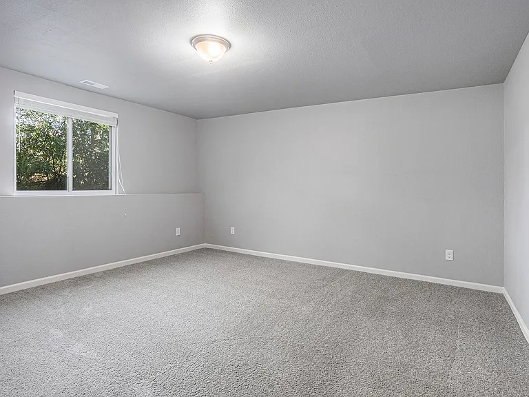 121 Mackenzie St — Photo 19