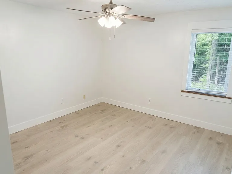 1123 White Oak Dr — Photo 5