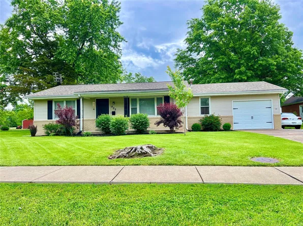 802 Burlington St, Wellsville, MO 63384