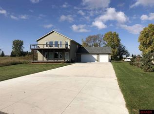 1130 Park Rd, Madison Lake, MN 56063