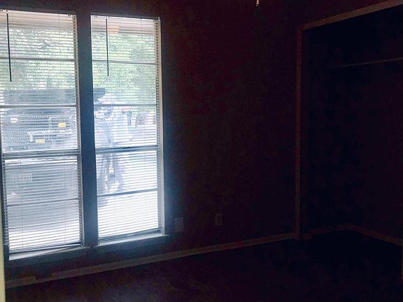 4th image of 6610 Shady Lake Dr
