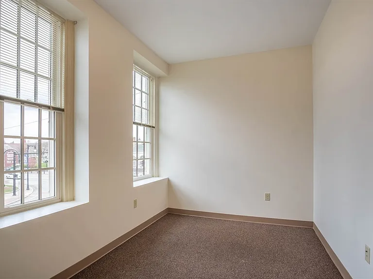 24 Main St #201 — Photo 11