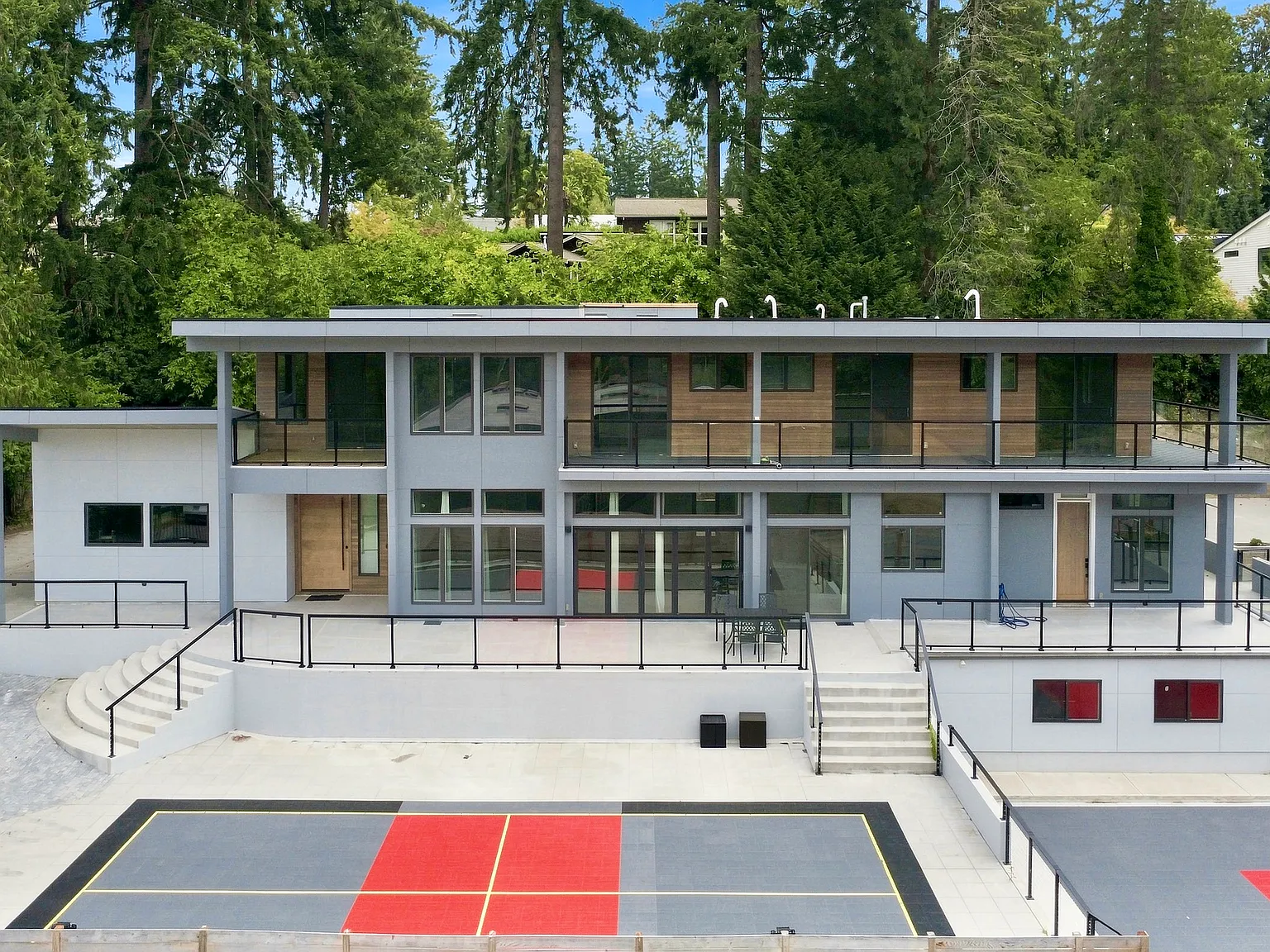 92nd Ave NE, Clyde Hill — Photo 1