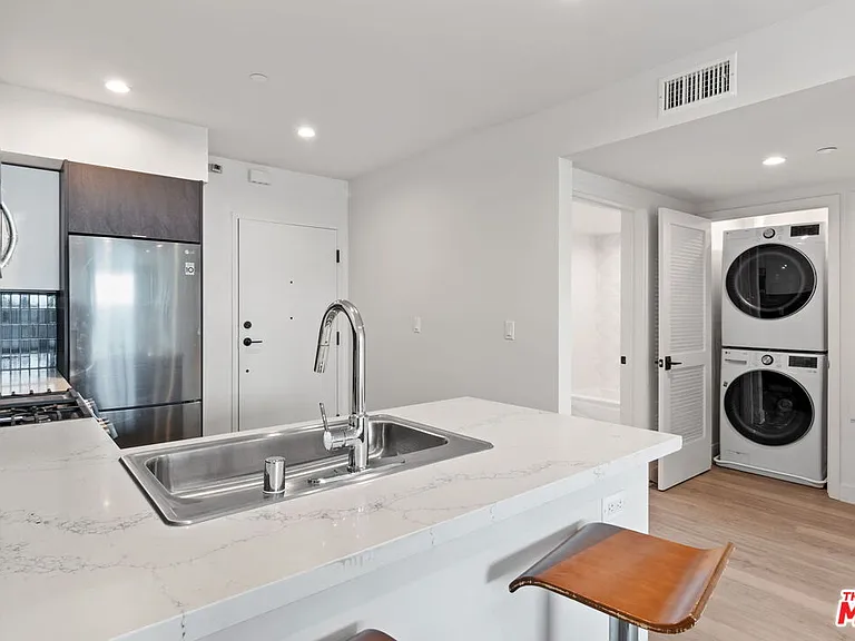 132 Rosemont Ave #101 — Photo 10