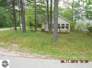 1027 Ottawas Ln, East Tawas, MI 48730