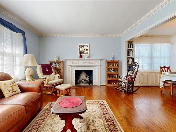 4th image of 1613 Camellia Dr