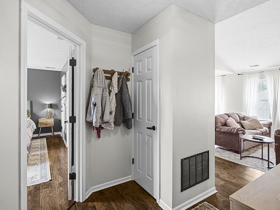 5th image of 434 Driftwood Ct
