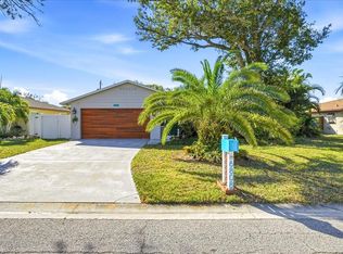 6808 Friendship Dr, Sarasota, FL 34241