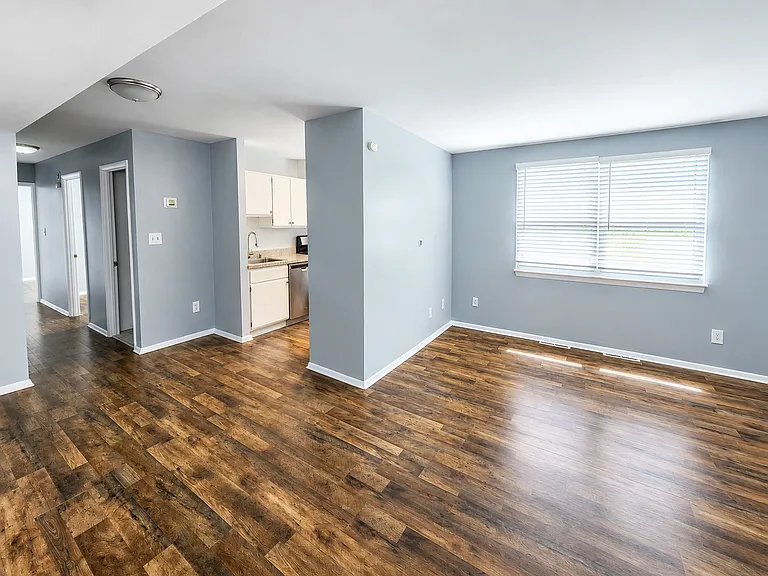4411 Falls Bridge Dr #B — Photo 4