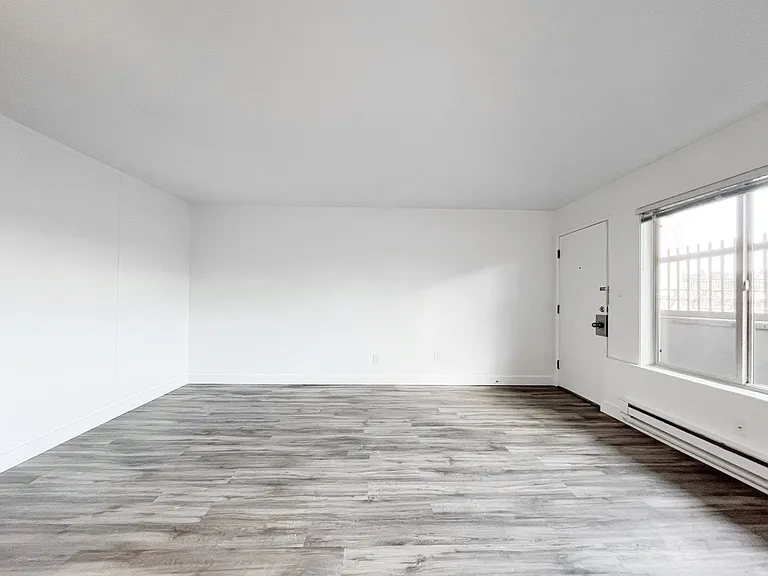 Village Vista Apartments — Photo 55