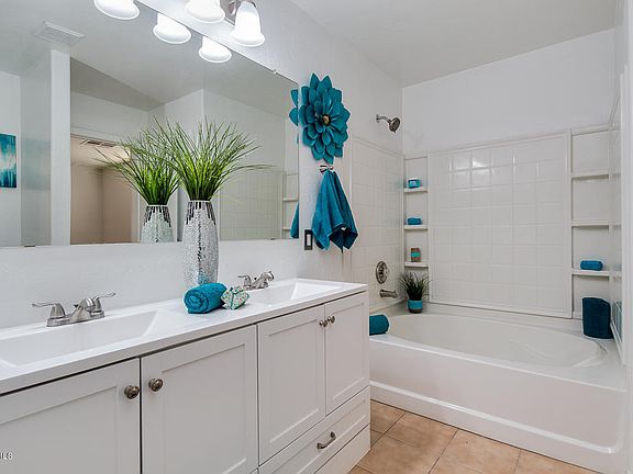 4th image of 40572 N Las Praderas St