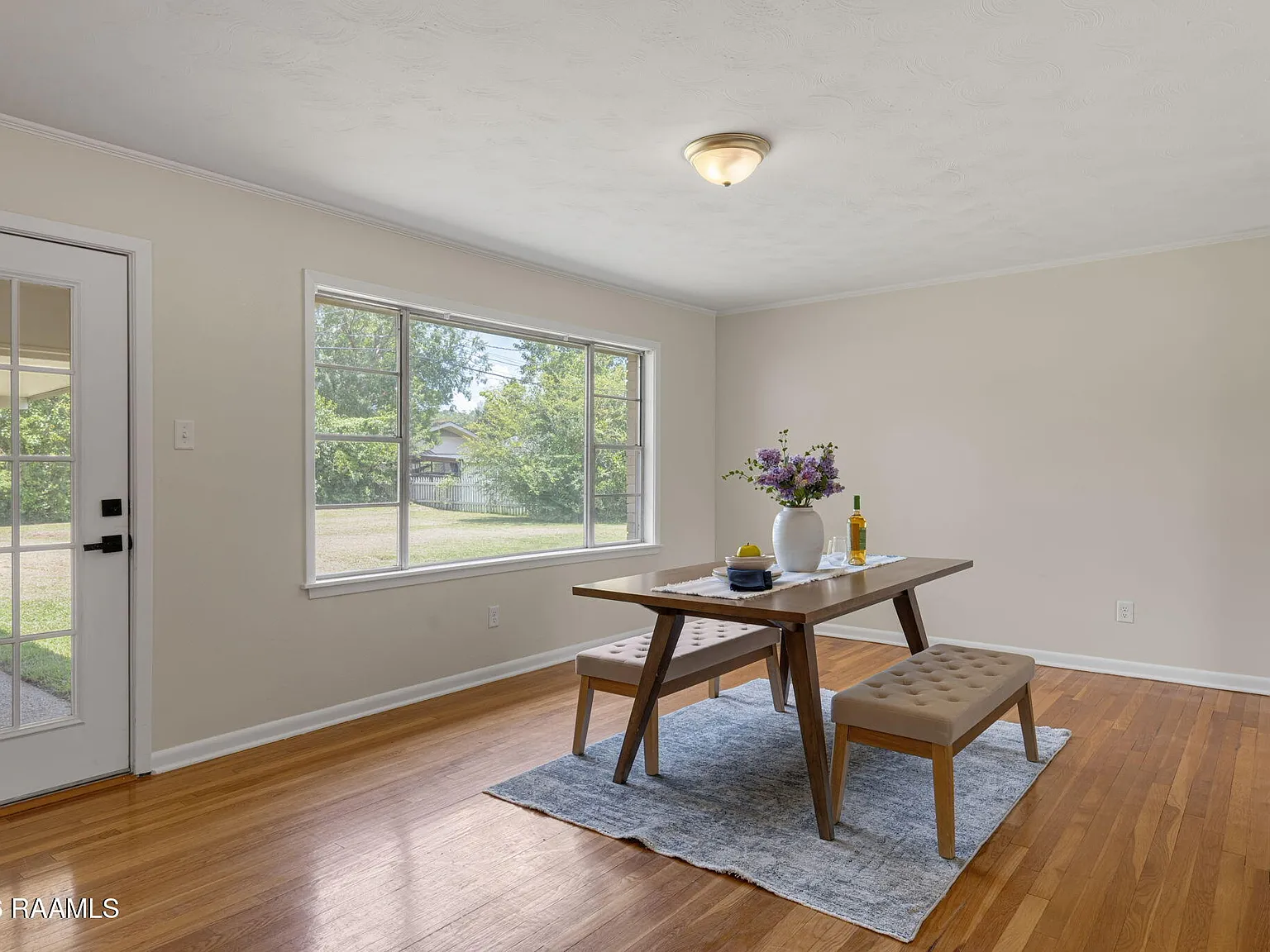 3 bed, 2.5 bath, 1900 sqft, $2,200 — Photo 4