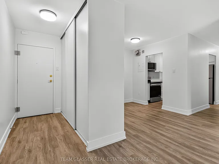 735 Wonderland Rd S #302 — Photo 3