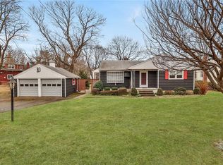 90 Oak Ridge Rd, Pleasantville, NY 10570