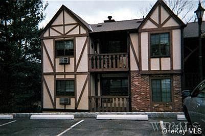 1st image of 27 Foxwood Cir