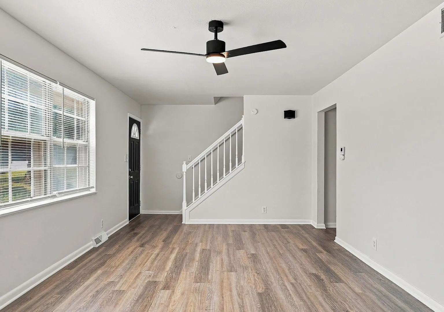 4209 Defoe Dr — Photo 4