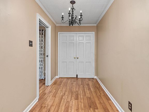 4th image of 224 Mary Lee Dr