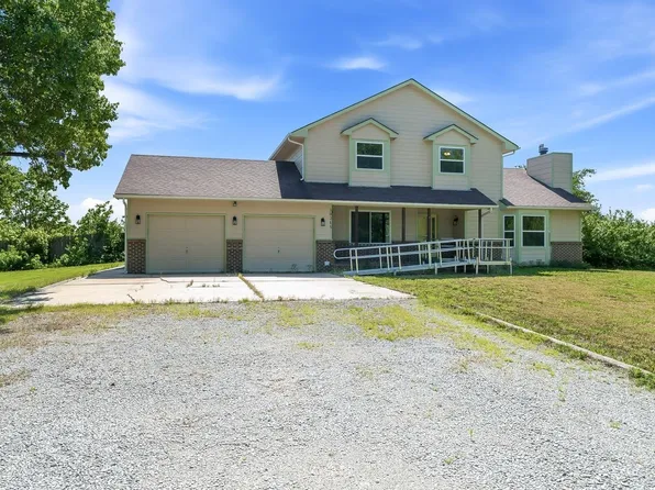 10215 E June Dr, Derby, KS 67037