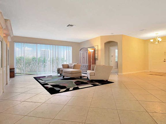 5th image of 7258 Copperfield Cir
