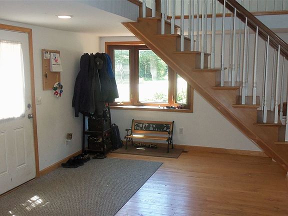 5th image of 2464 Lake St