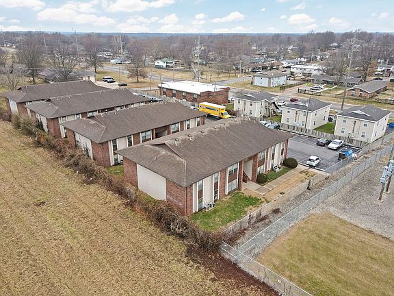 3rd image of 2940 N East Ave #2B-2Ba-915Sqft