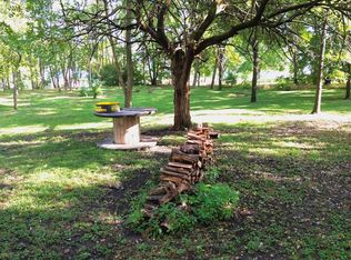 2 Mill St, Bloomfield, IA 52537