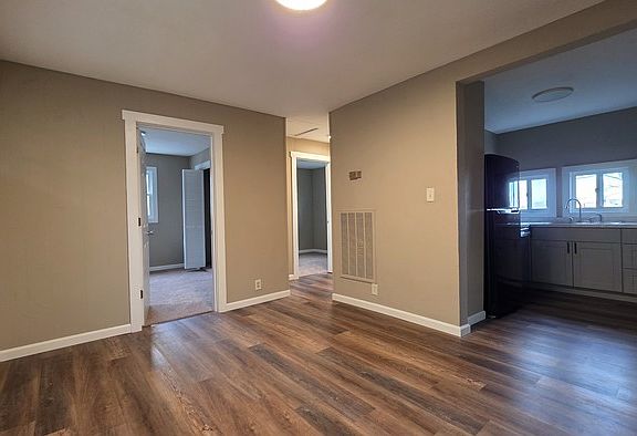 3rd image of 635 E Pine St