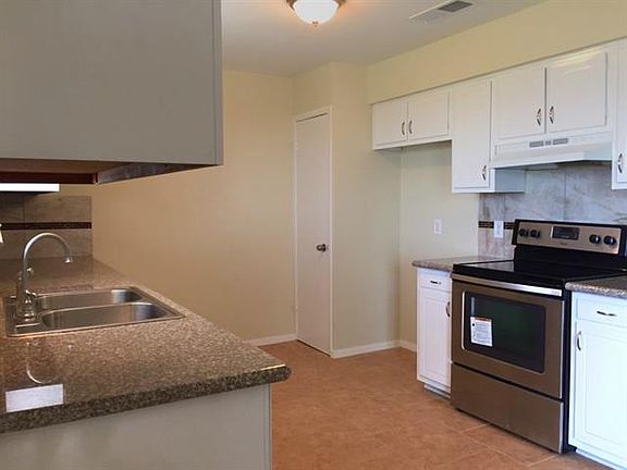 4th image of 711 Quinella Dr