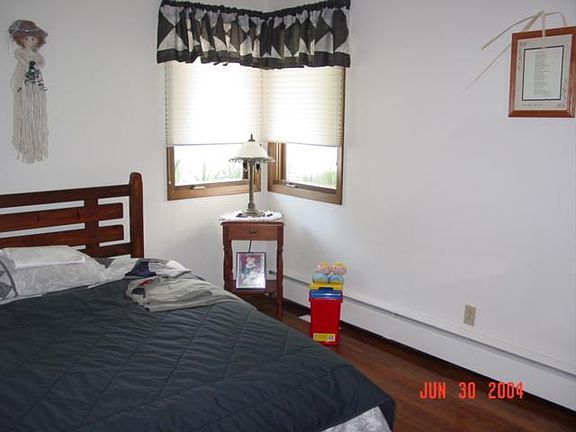 3rd image of 706 Campbell Dr