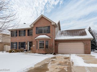 9036 Northfield Rd, Woodridge, IL 60517