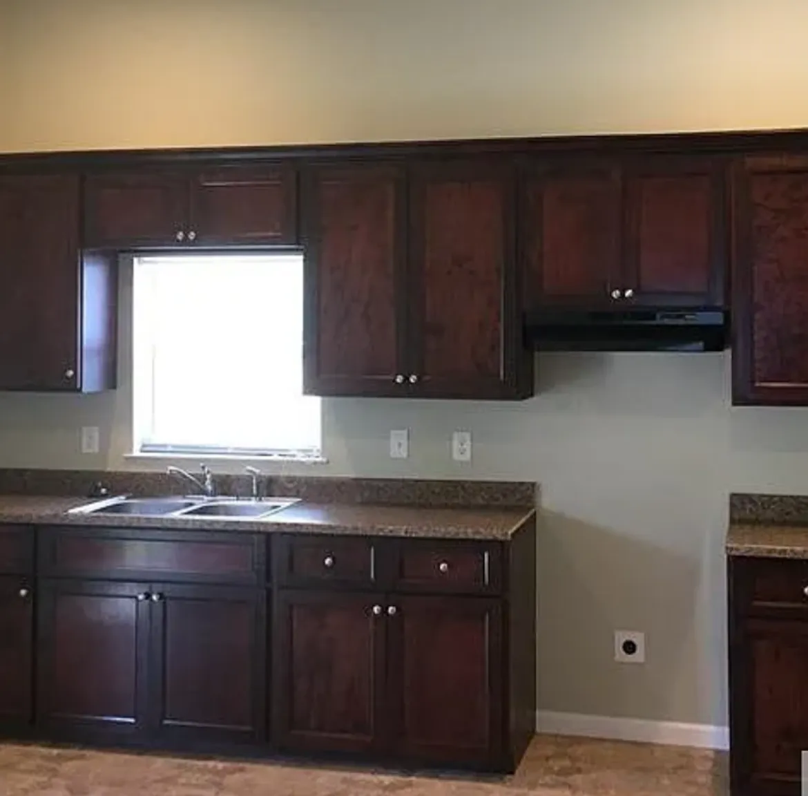 3 bed, 2100 sqft, $2,500 — Photo 2