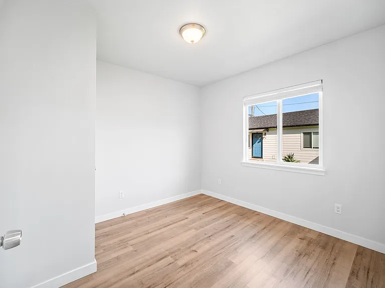 5240 NE 89th Ave — Photo 8