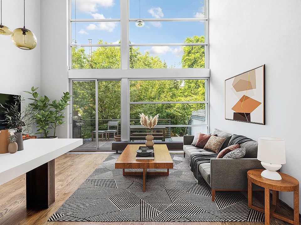 1st image of 411 Sackett St #2