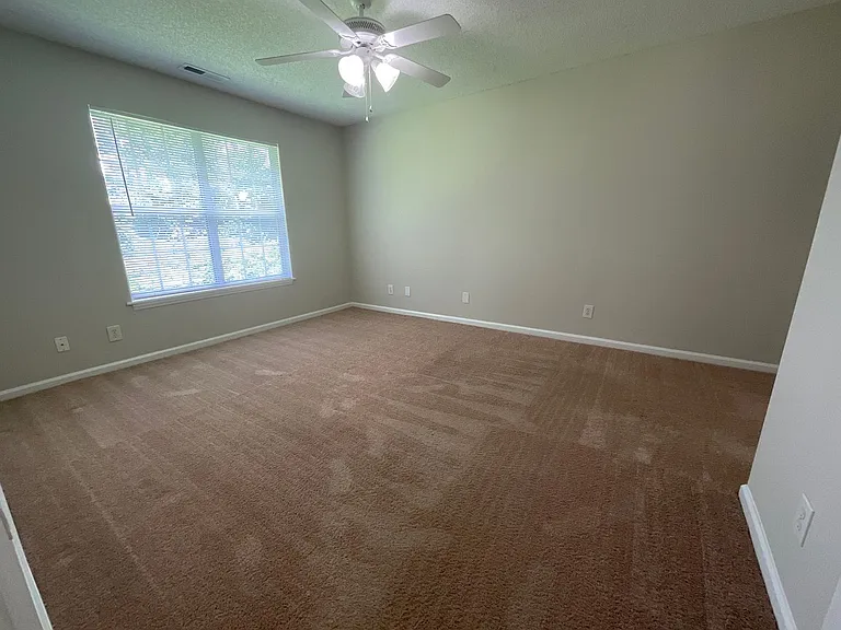 Meridian Park Apartments — Photo 39