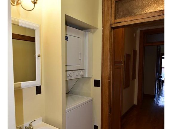 5th image of 317 Montgomery St APT 4A