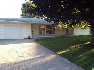 405 Grove St, Melvin, IA 51350