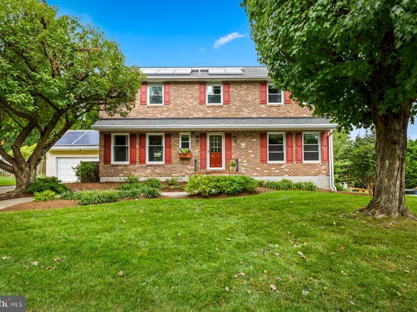 808 Chestnut Glen Garth, Baltimore, MD 21204