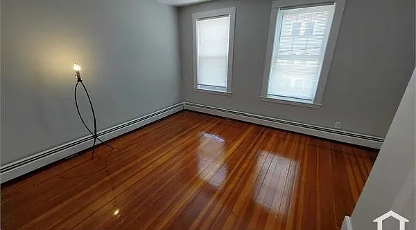 225 Florence St — Photo 11