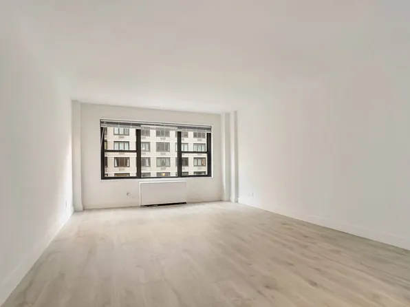 120 East 34th Street image 1 of 11