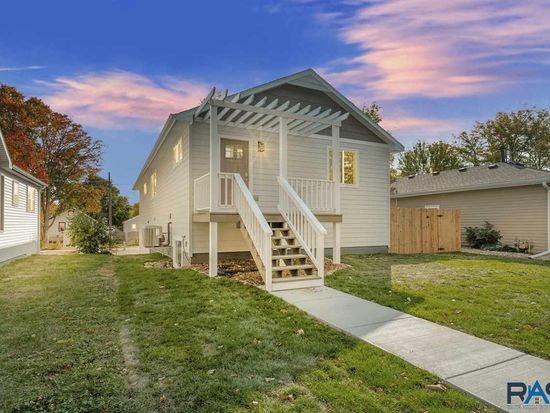 2124 S Duluth Ave Sioux Falls Sd 57105 Zillow