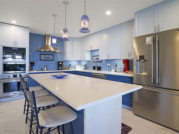 3rd image of 5110 Cordova Bay Rd #408