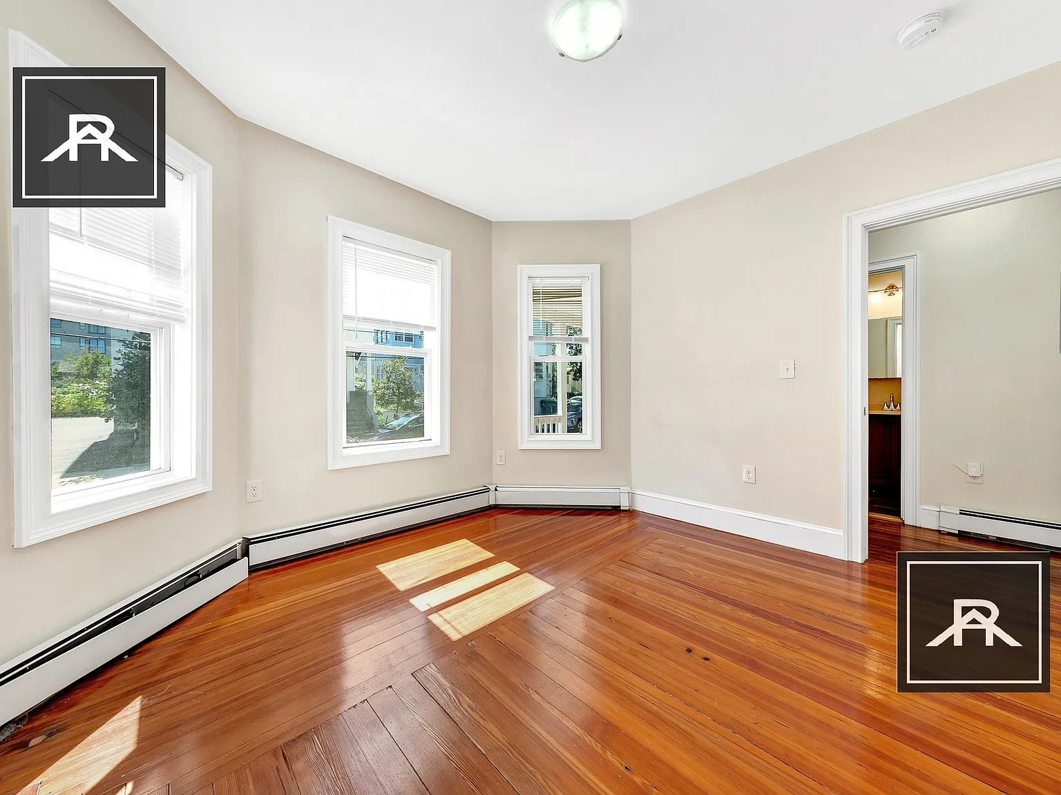 3 bed, 2.0 bath, 1120 sqft, $4,200 — Photo 4