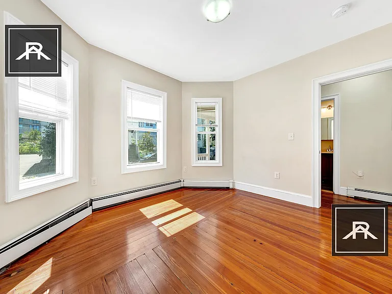 11-13 Winter Hill Rd #1 — Photo 4