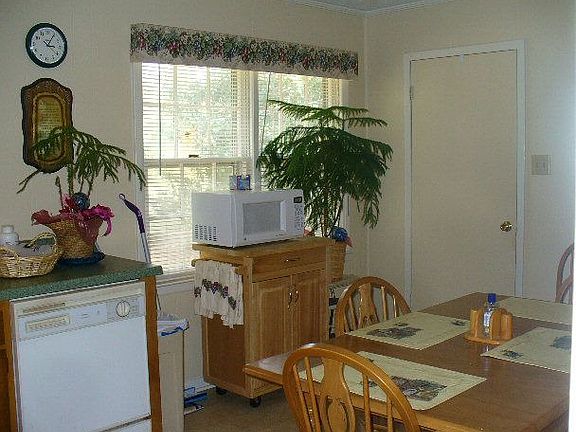 4th image of 211 Pineview Dr